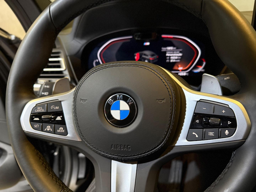 Foto do veículo BMW X4  XDRIVE 20I M-SPORT 2.0 TB 184CV AUT 2025 13.671 KM 389.900,00