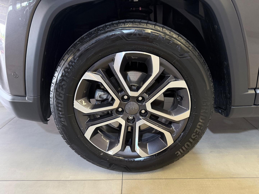 Foto do veículo JEEP COMMANDER  LIMITED T270 TURBO FLEX 2022 28.854 KM 159.900,00