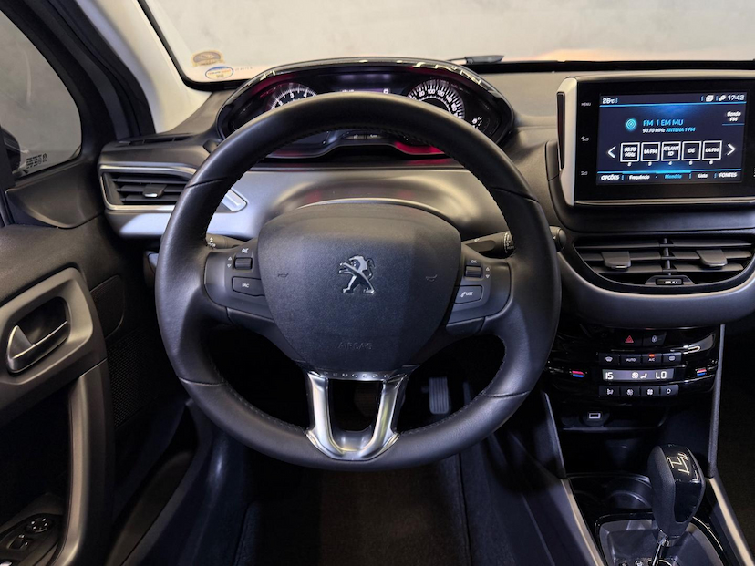 Foto do veículo PEUGEOT 2008  GRF THP AT 2023 23.410 KM 94.900,00