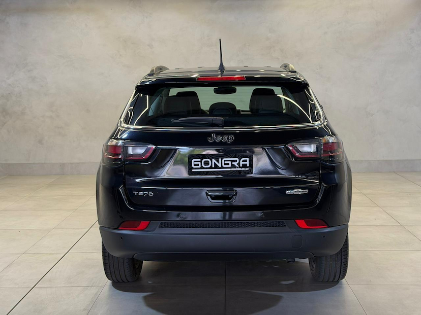 Foto do veículo JEEP COMPASS  LONG TF 2023 14.849 KM 135.900,00