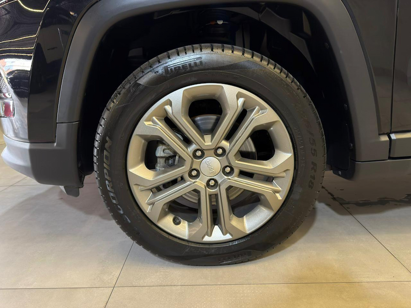 Foto do veículo JEEP COMPASS  LONG TF 2023 14.849 KM 135.900,00