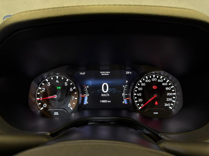 Foto do veículo JEEP COMPASS  LONG TF 2023 14.849 KM 135.900,00