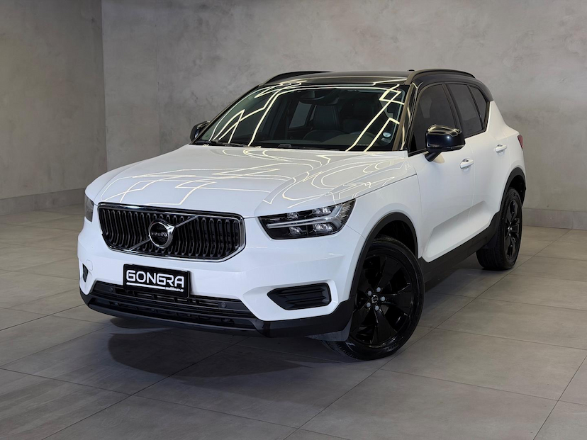 Foto do veículo VOLVO XC40  T4 2019 57.236 KM 124.900,00