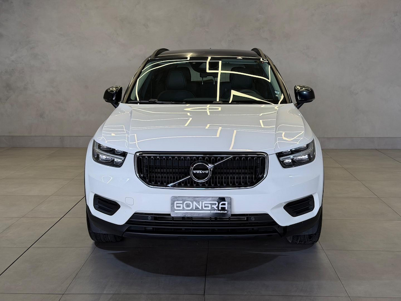 Foto do veículo VOLVO XC40  T4 2019 57.236 KM 124.900,00