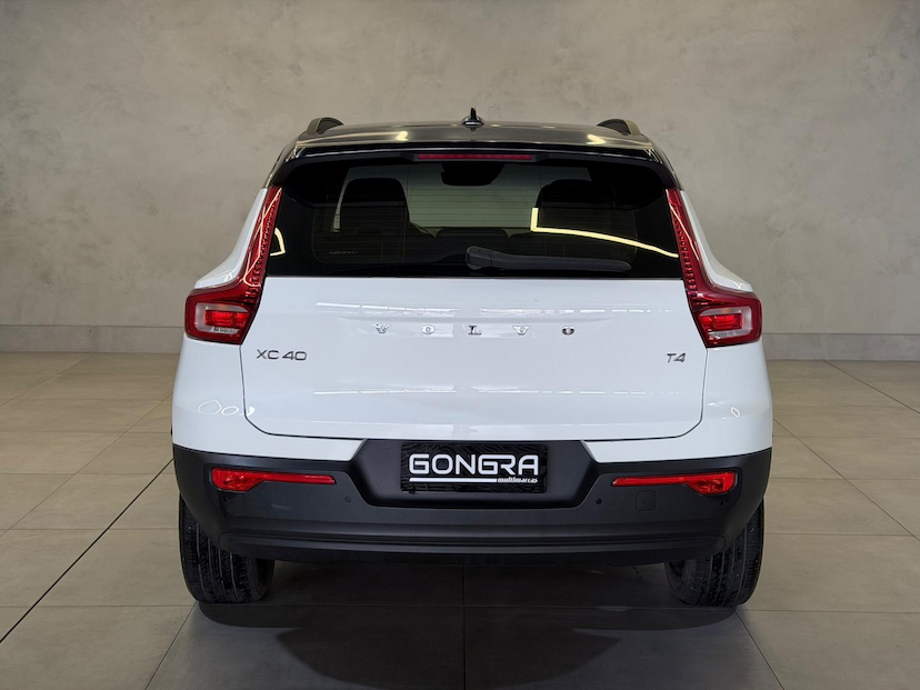 Foto do veículo VOLVO XC40  T4 2019 57.236 KM 124.900,00