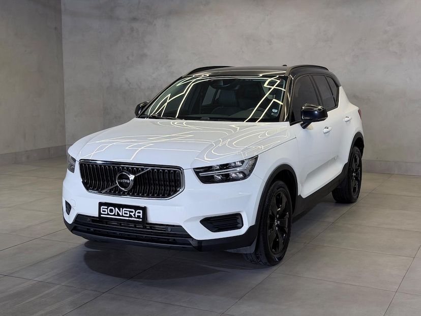 Foto do veículo VOLVO XC40  T4 2019 57.236 KM 124.900,00