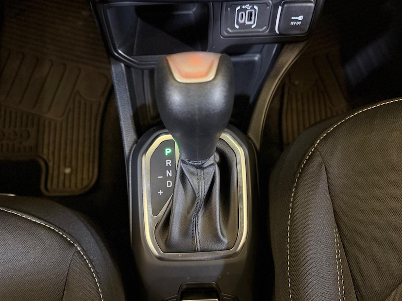Foto do veículo JEEP RENEGADE  1.3 TURBO 2023 4.319 KM 102.900,00