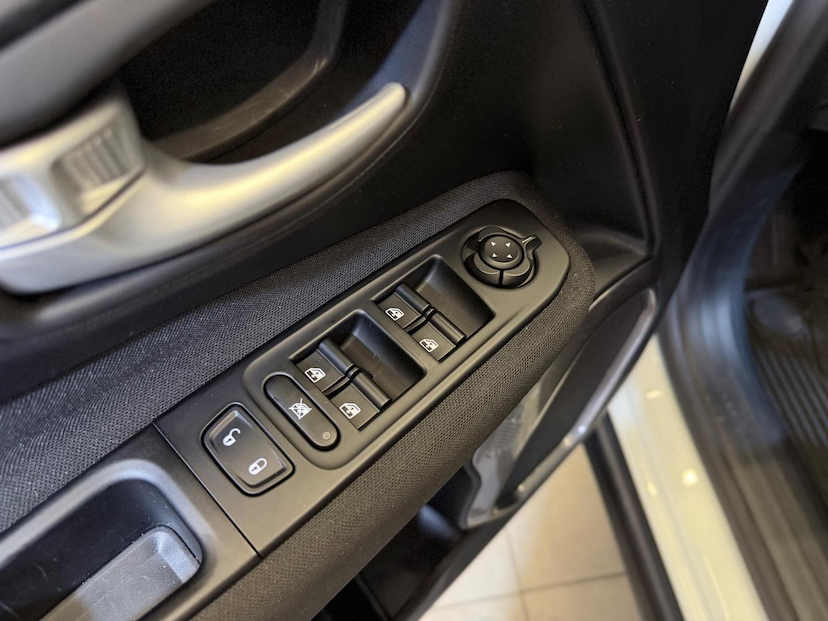 Foto do veículo JEEP RENEGADE  1.3 TURBO 2023 4.319 KM 102.900,00