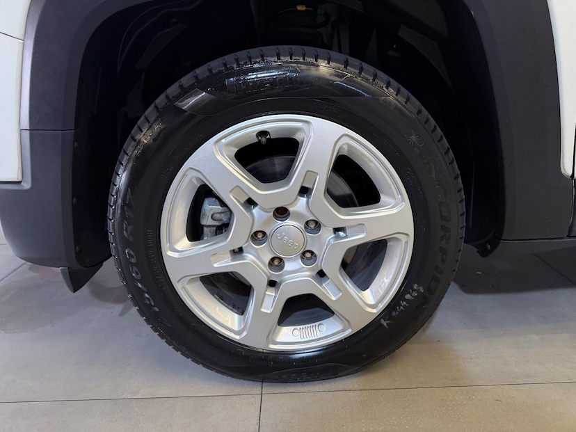 Foto do veículo JEEP RENEGADE  1.3 TURBO 2023 4.319 KM 102.900,00
