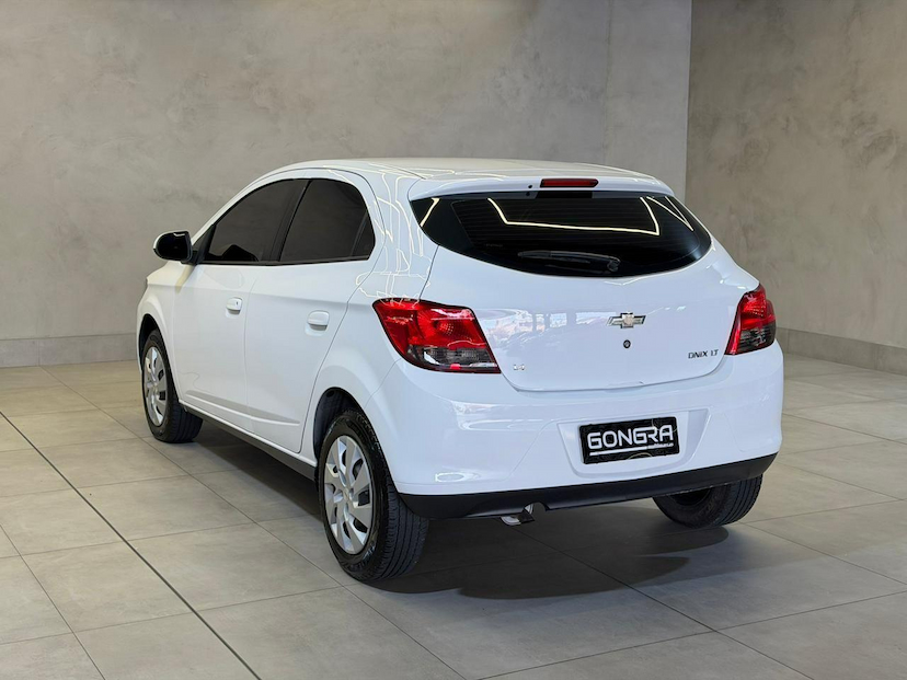 Foto do veículo CHEVROLET ONIX  1.4MT LT 2014 117.500 KM 50.900,00