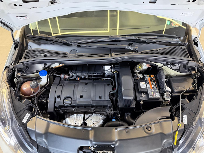 Foto do veículo PEUGEOT 208  GRIFRE EAT6 2019 72.082 KM 65.900,00
