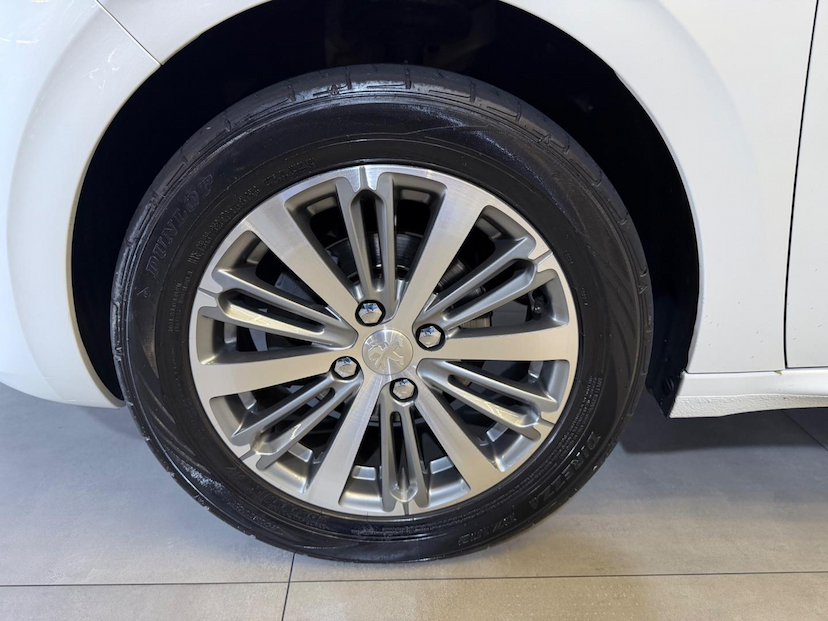 Foto do veículo PEUGEOT 208  GRIFRE EAT6 2019 72.082 KM 65.900,00