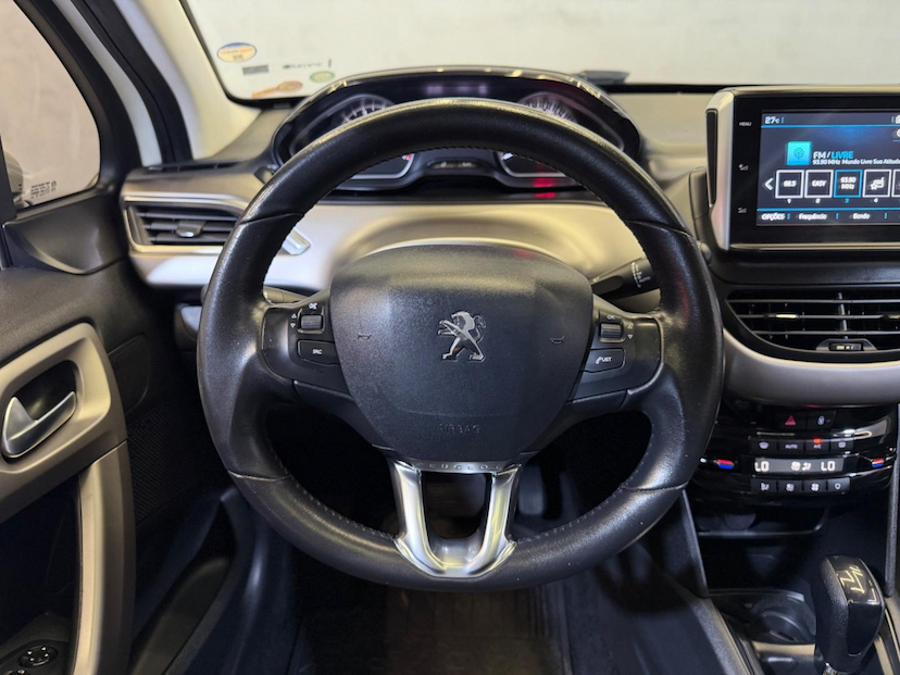 Foto do veículo PEUGEOT 208  GRIFRE EAT6 2019 72.082 KM 65.900,00