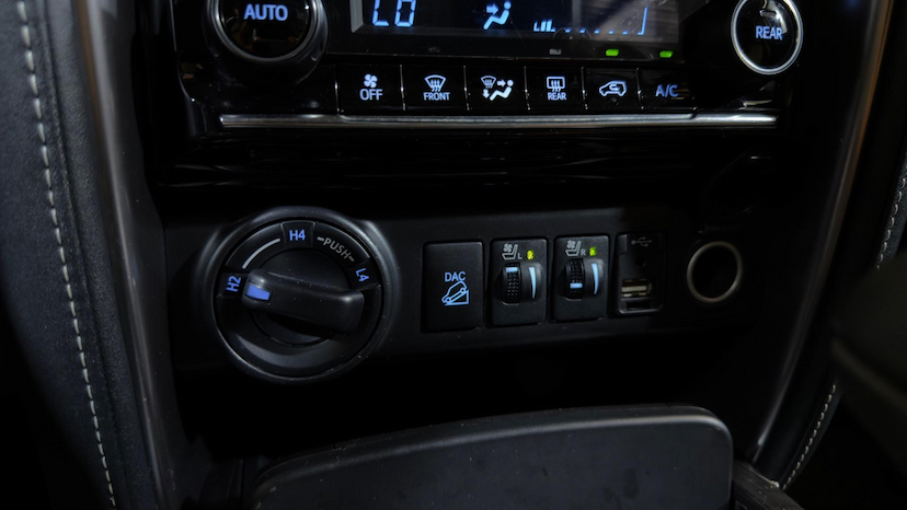 Foto do veículo TOYOTA HILUX  SW4 SRX 4X4 2.8 TDI 16V DIES. AUT. 2021 45.325 KM 294.900,00