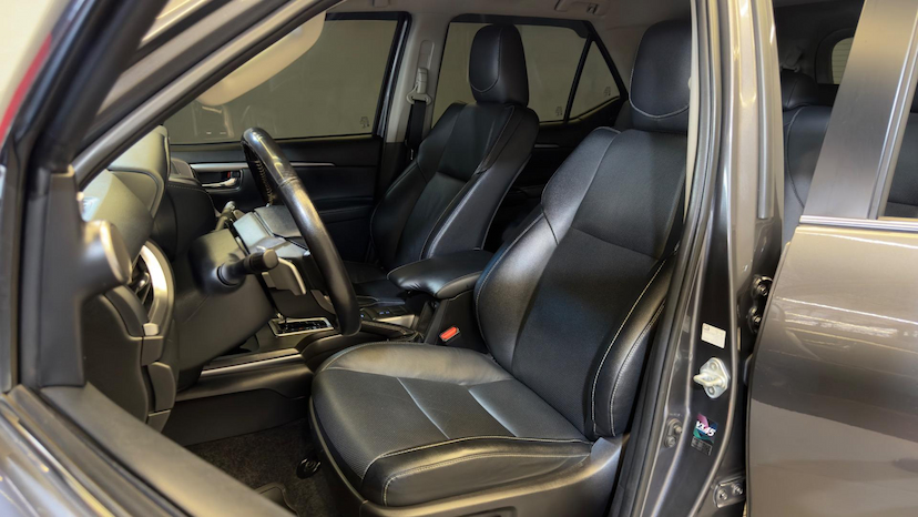 Foto do veículo TOYOTA HILUX  SW4 SRX 4X4 2.8 TDI 16V DIES. AUT. 2021 45.325 KM 294.900,00