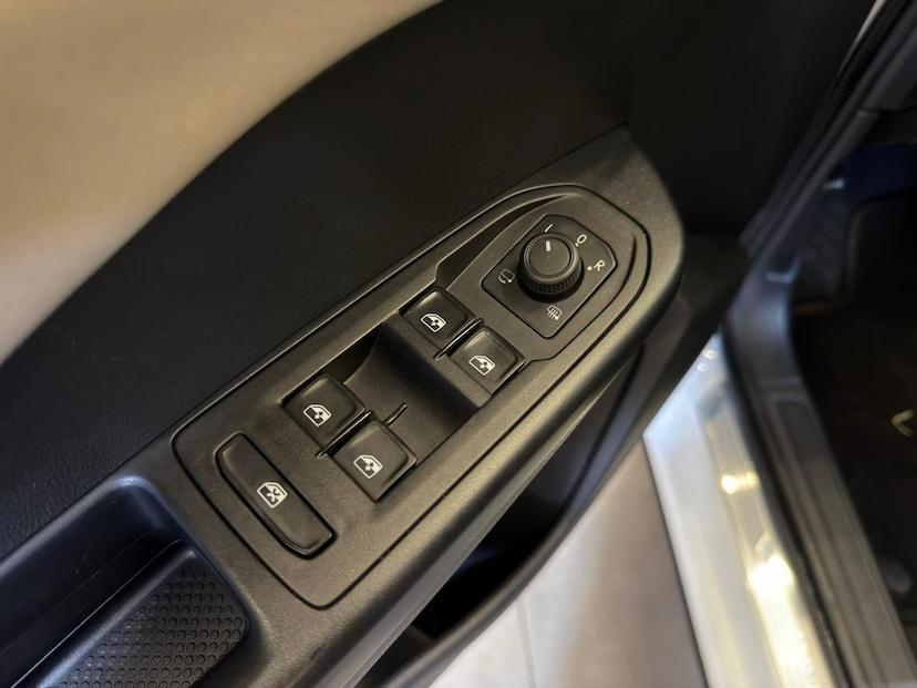 Foto do veículo VOLKSWAGEN TAOS  HL TSI 2022 90.000 KM 134.900,00