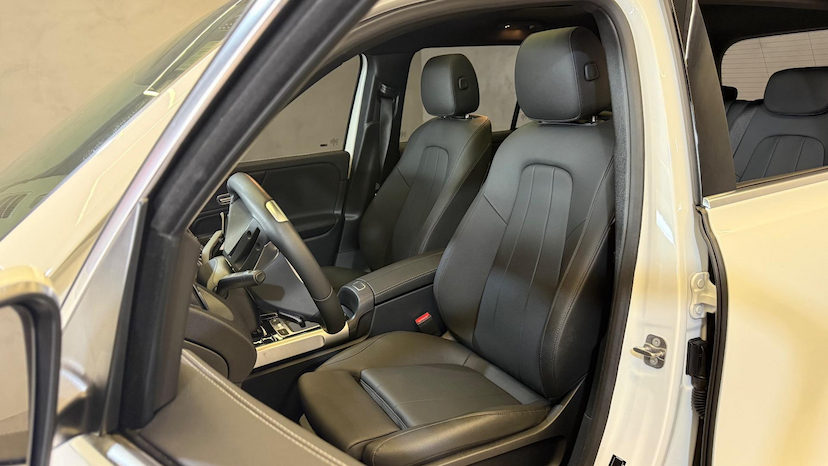 Foto do veículo MERCEDES-BENZ GLB 220  4M PROGRESSIVE 2.0 TB AUT. HIBRIDO 2025 11.880 KM 314.900,00