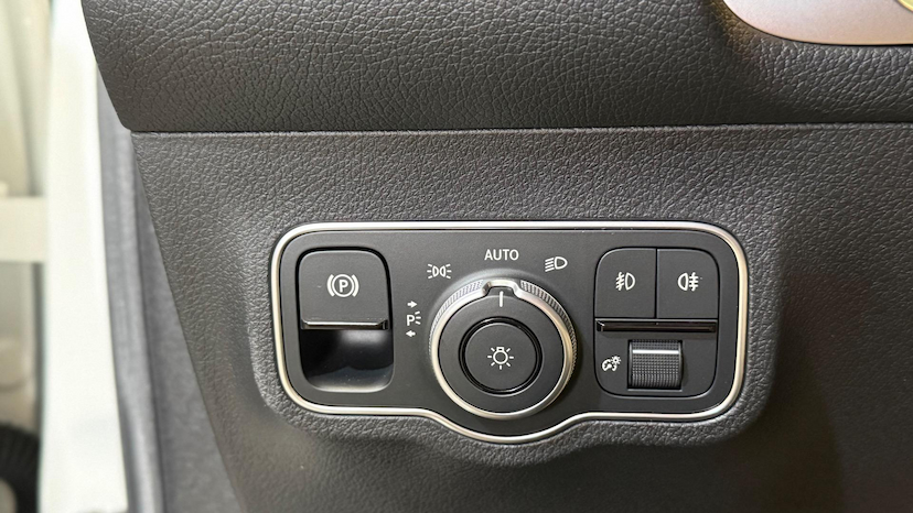 Foto do veículo MERCEDES-BENZ GLB 220  4M PROGRESSIVE 2.0 TB AUT. HIBRIDO 2025 11.880 KM 314.900,00