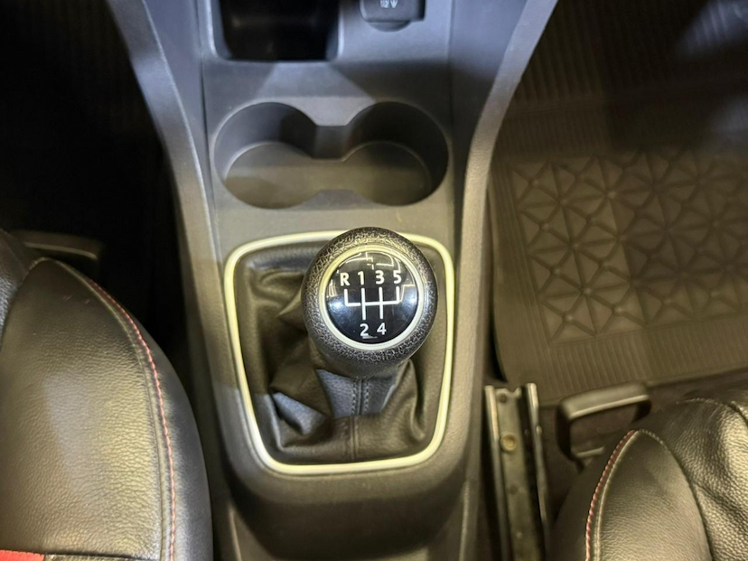 Foto do veículo VOLKSWAGEN FOX  1.6 GII 2014 41.355 KM 48.900,00