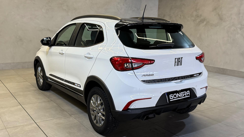 Foto do veículo FIAT ARGO  TREKKING 1.3 2022 34.611 KM 75.900,00