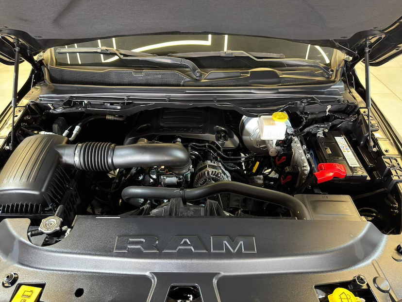 Foto do veículo RAM 1500  REBEL HEMI CC 2022 11.666 KM 334.900,00