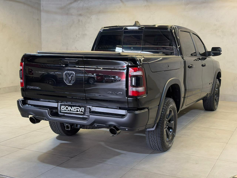 Foto do veículo RAM 1500  REBEL HEMI CC 2022 11.666 KM 334.900,00