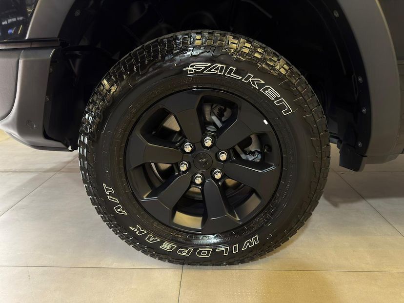Foto do veículo RAM 1500  REBEL HEMI CC 2022 11.666 KM 334.900,00