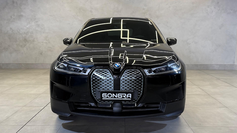 Foto do veículo BMW IX  XDRIVE40 2023 24.105 KM 329.900,00