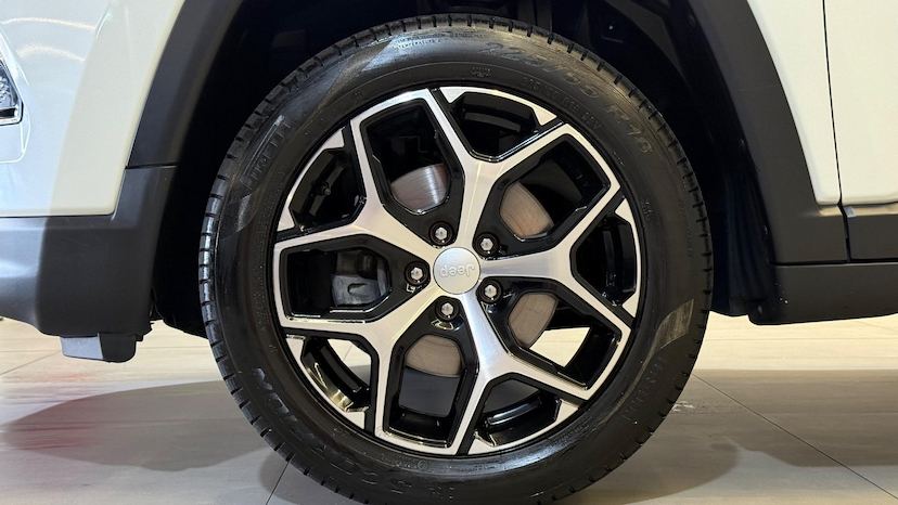 Foto do veículo JEEP COMPASS  LONG T 2025 18.500 KM 149.900,00