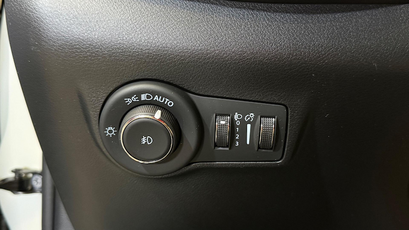 Foto do veículo JEEP COMPASS  LONG T 2025 18.500 KM 149.900,00