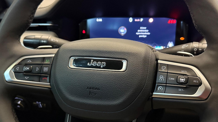 Foto do veículo JEEP COMPASS  LONG T 2025 18.500 KM 149.900,00