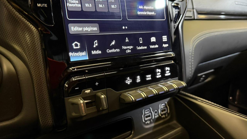 Foto do veículo RAM 1500  LIMITED HEMI 2024 19.878 KM 474.900,00