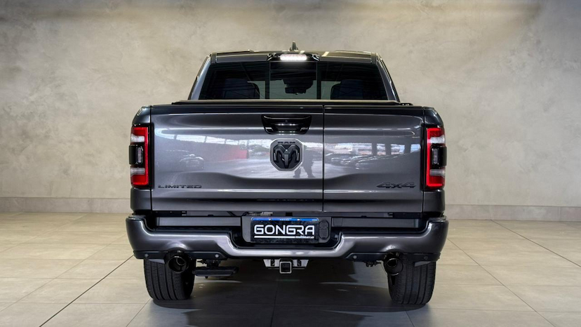 Foto do veículo RAM 1500  LIMITED HEMI 2024 19.878 KM 474.900,00