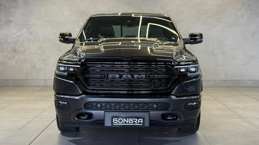 Foto do veículo RAM 1500  LIMITED HEMI 2024 19.878 KM 474.900,00