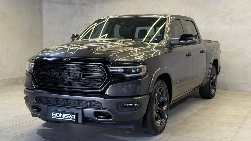 Foto do veículo RAM 1500  LIMITED HEMI 2024 19.878 KM 474.900,00