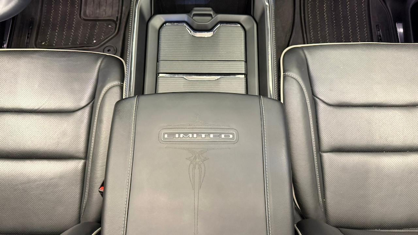 Foto do veículo RAM 1500  LIMITED HEMI 2024 19.878 KM 474.900,00