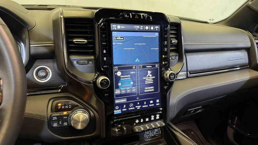 Foto do veículo RAM 1500  LIMITED HEMI 2024 19.878 KM 474.900,00