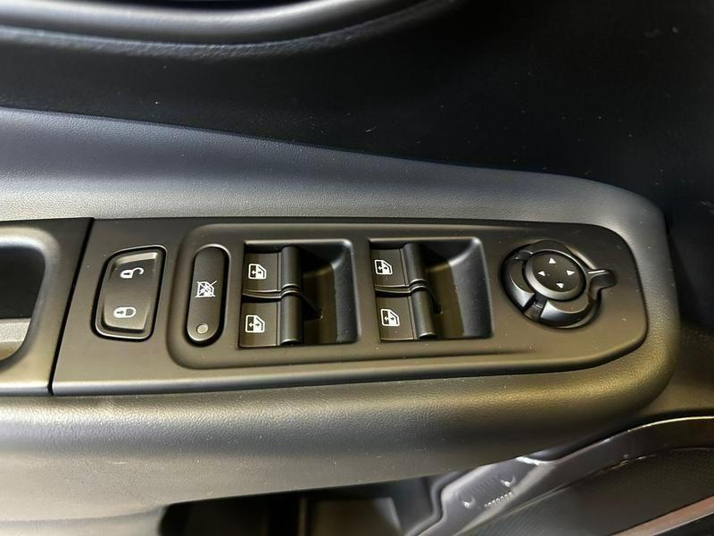 Foto do veículo JEEP RENEGADE  LGTD T270 2025 5.129 KM 128.900,00