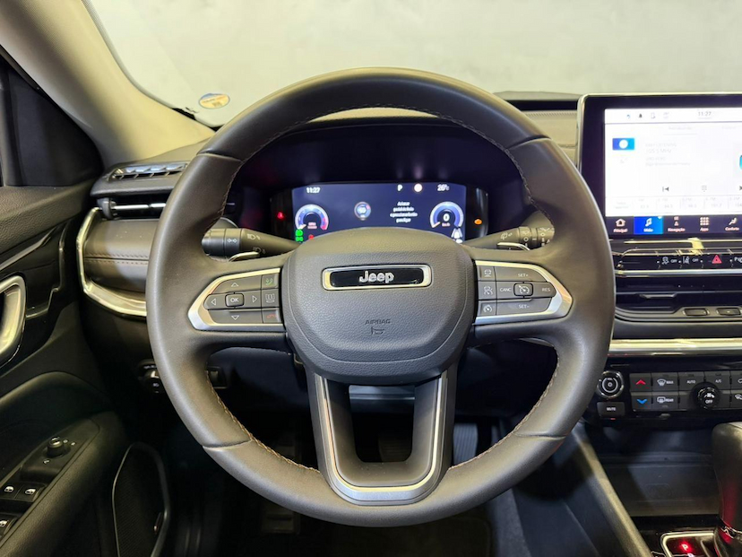 Foto do veículo JEEP COMPASS  LIMITED TD 2023 31.895 KM 168.900,00