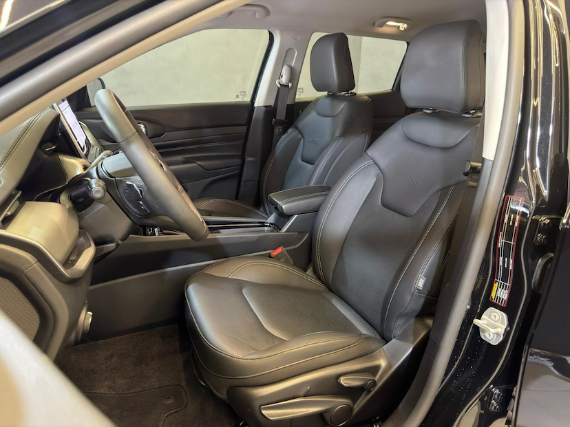 Foto do veículo JEEP COMPASS  LONG T 2025 5.859 KM 158.900,00
