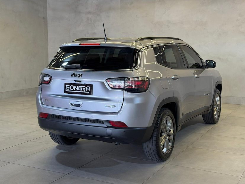 Foto do veículo JEEP COMPASS  LONG TF 2023 28.571 KM 132.900,00