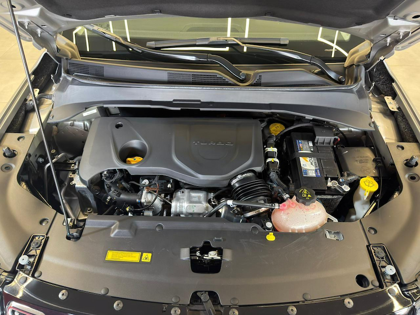 Foto do veículo JEEP COMPASS  LONG TF 2023 28.571 KM 132.900,00