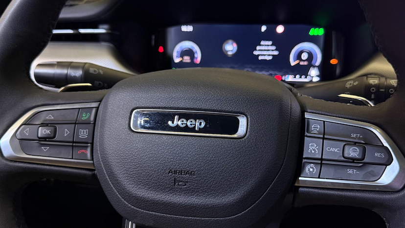 Foto do veículo JEEP COMPASS  LONG T 2025 12.180 KM 166.900,00