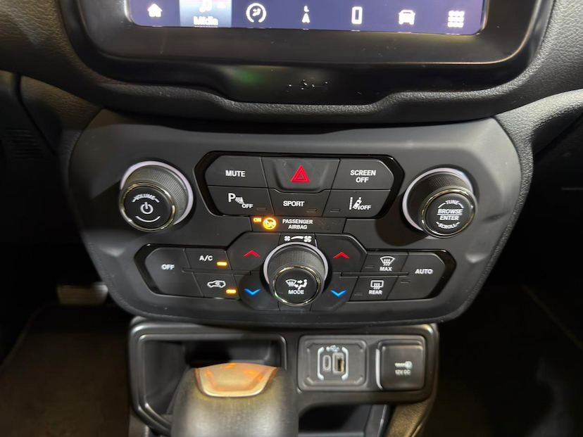 Foto do veículo JEEP RENEGADE  LGTD T270 2024 14.077 KM 114.900,00