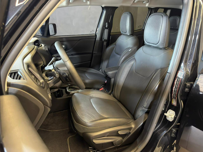 Foto do veículo JEEP RENEGADE  LGTD T270 2024 14.077 KM 114.900,00