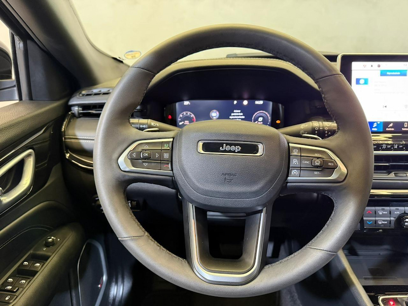 Foto do veículo JEEP COMPASS  BLACK HURRICANE 2.0 4X4 TB AUT 2025 16.959 KM 189.900,00