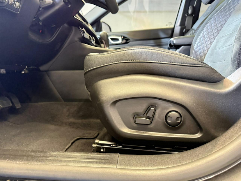Foto do veículo JEEP COMPASS  BLACK HURRICANE 2.0 4X4 TB AUT 2025 16.959 KM 189.900,00