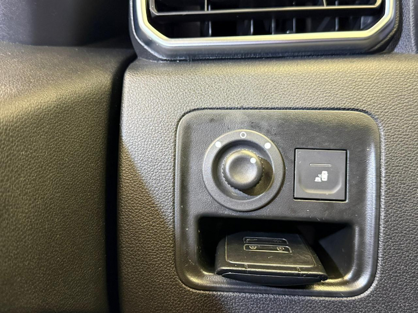 Foto do veículo RENAULT DUSTER  ICO16 CVT 2022 78.525 KM 89.900,00