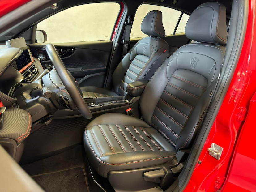 Foto do veículo FIAT FASTBACK  ABARTH 270 2024 18.334 KM 133.900,00