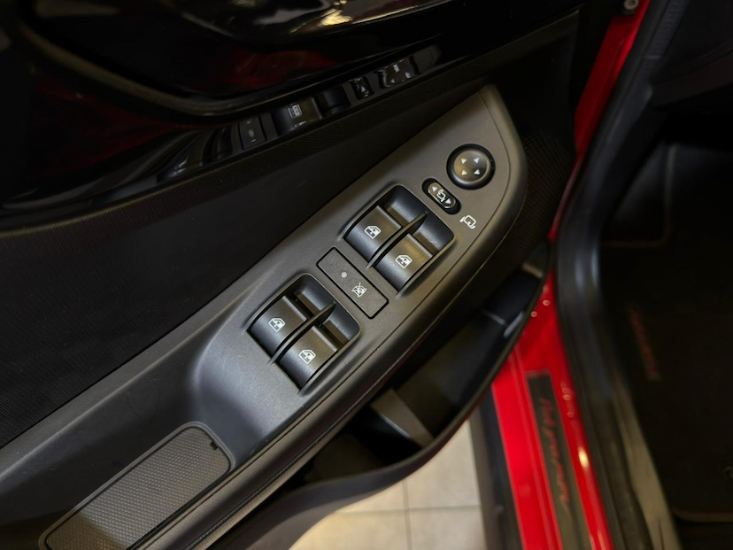 Foto do veículo FIAT FASTBACK  ABARTH 270 2024 18.334 KM 133.900,00